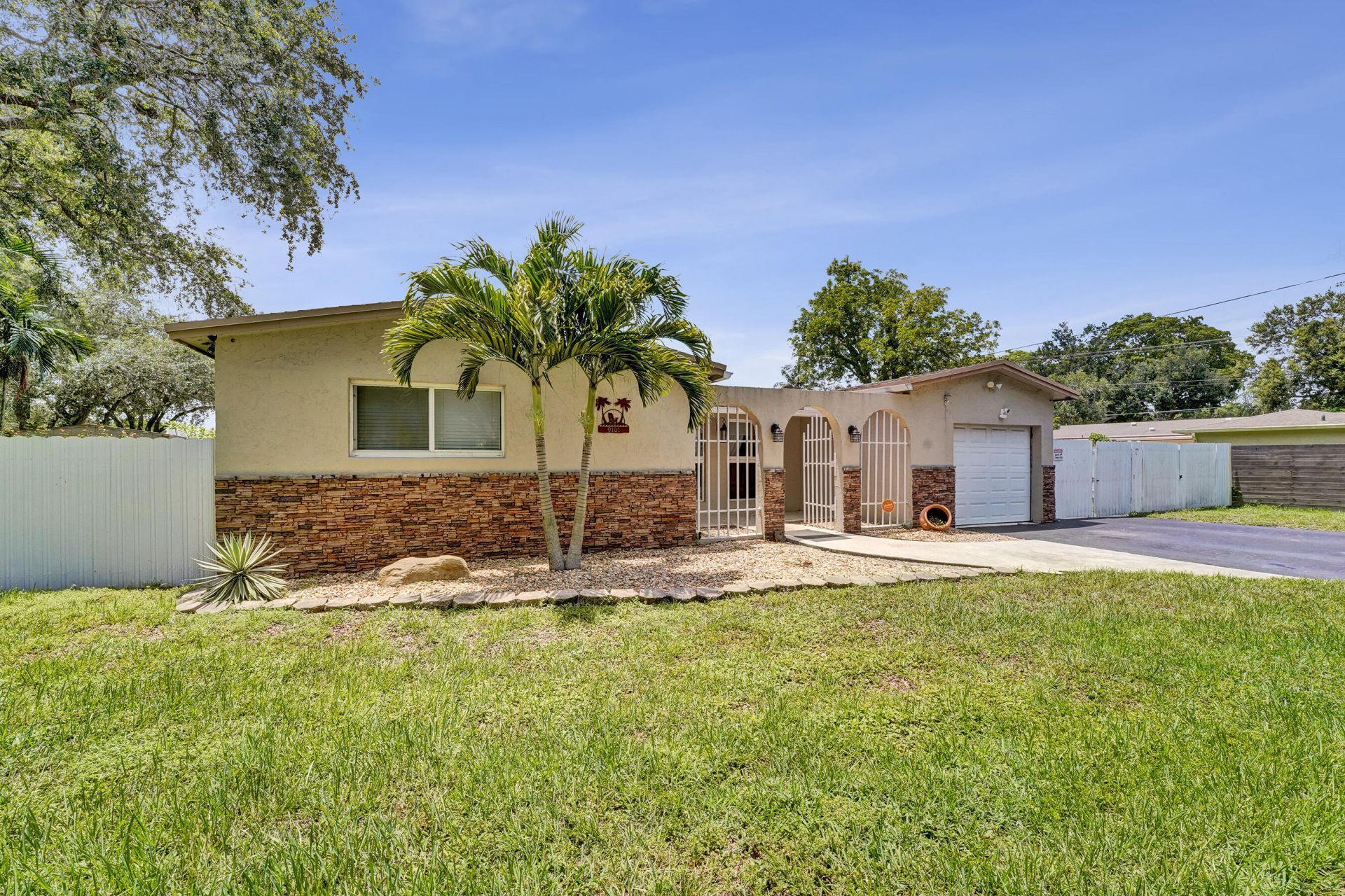 9101 SW 52nd Court, Cooper City, FL 33328 Photo
