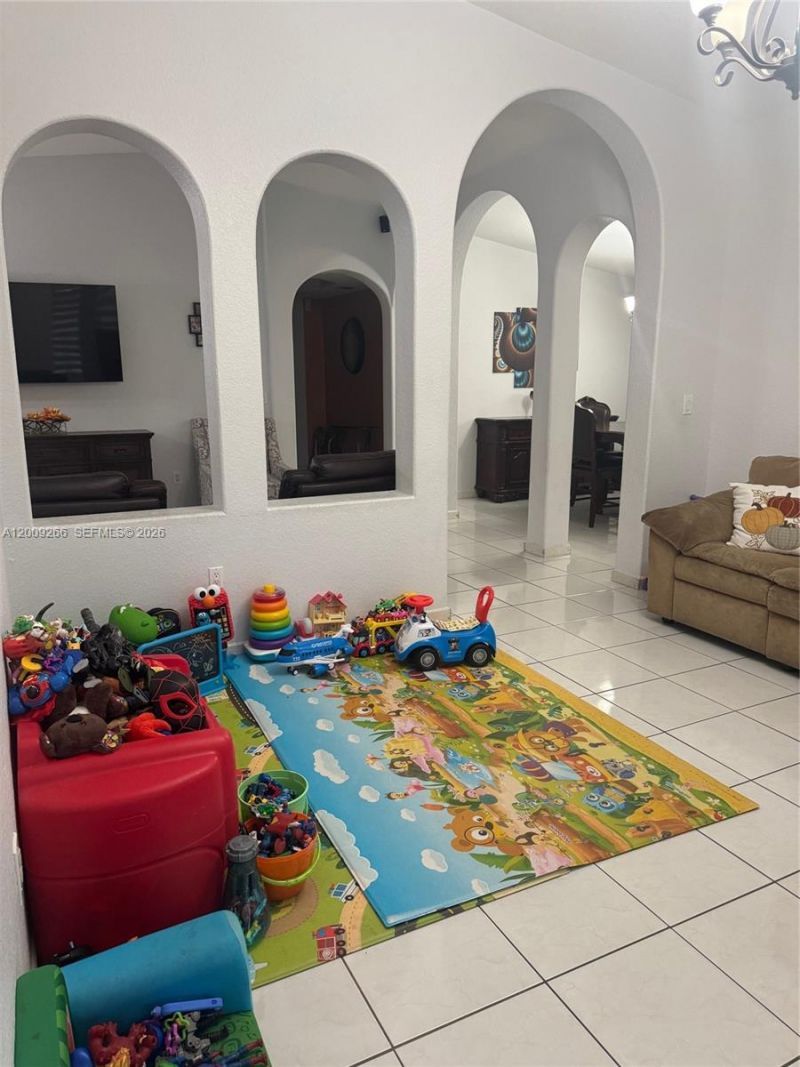 8748 NW 143rd Ter , Miami Lakes, FL 33018 Photo