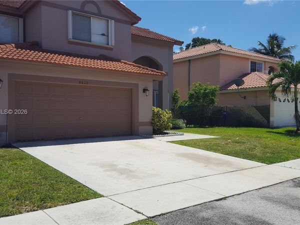 8820 SW 13th St , Pembroke Pines, FL 33025