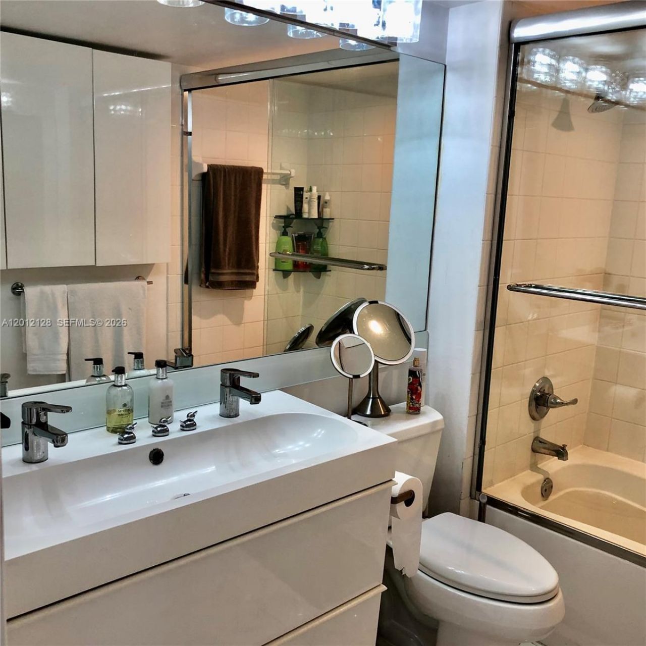 90 Alton Rd , Unit 307, Miami Beach, FL 33139 Photo