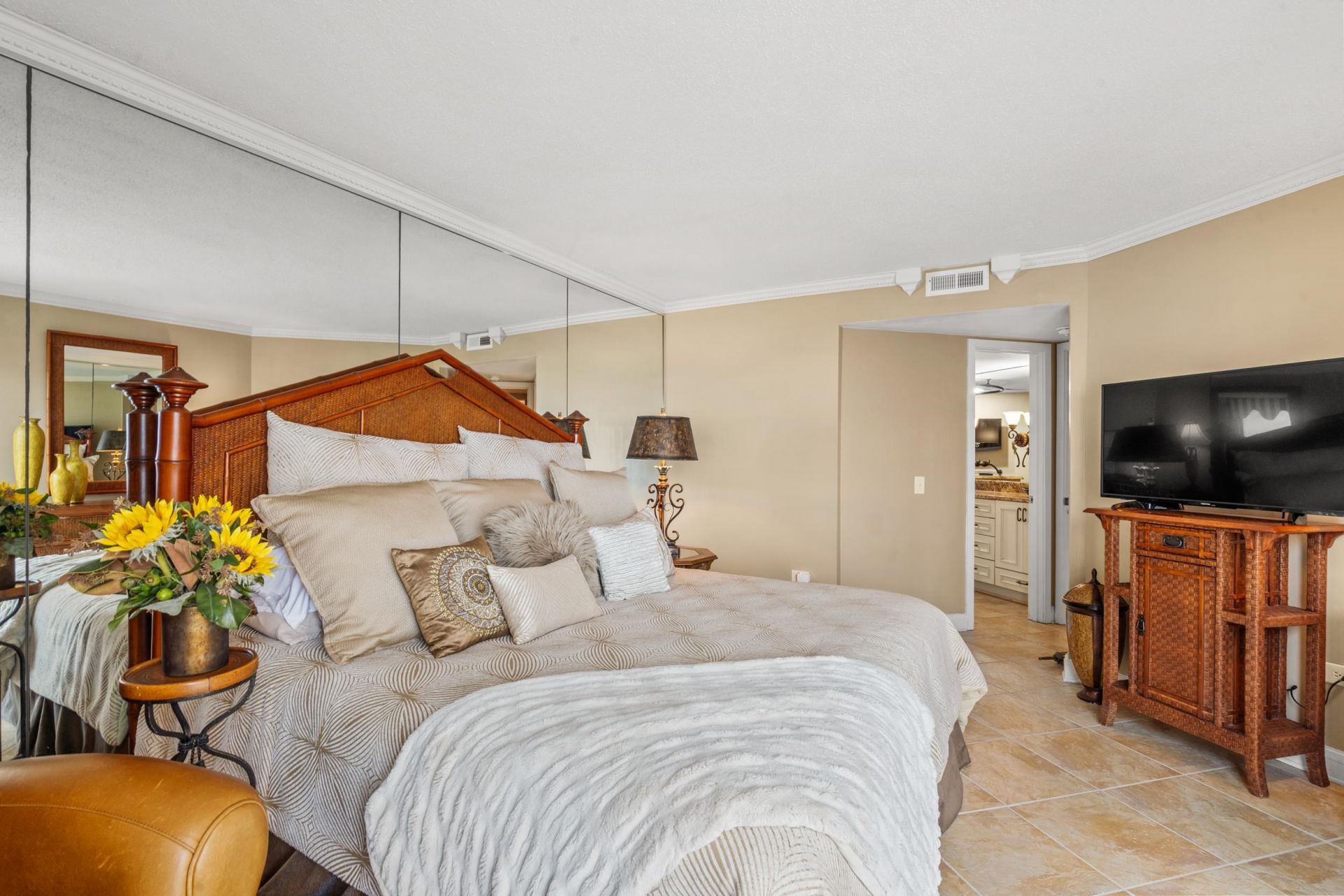 100 Ocean Creek Dr. Photo 17