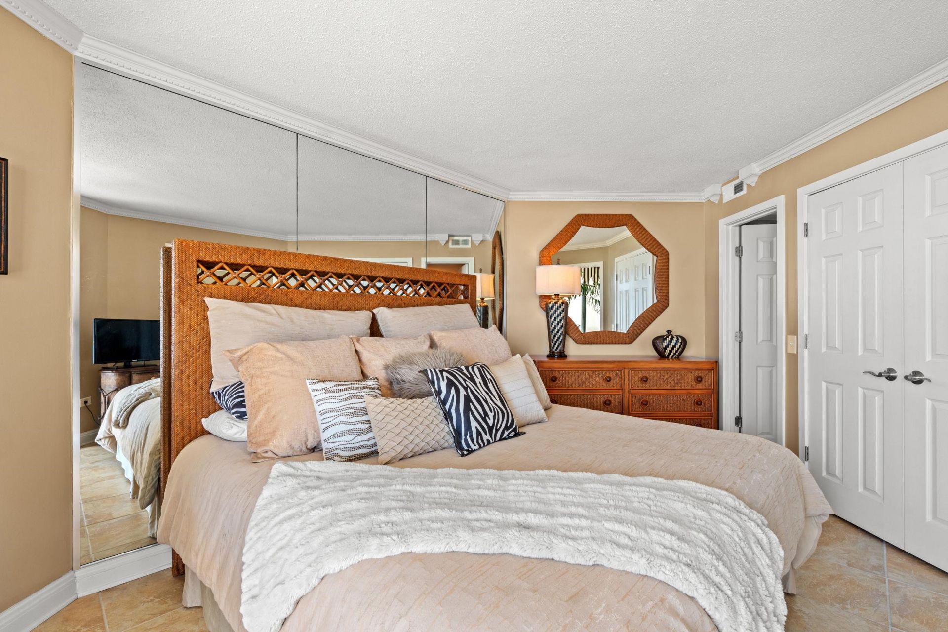 100 Ocean Creek Dr. Photo 23