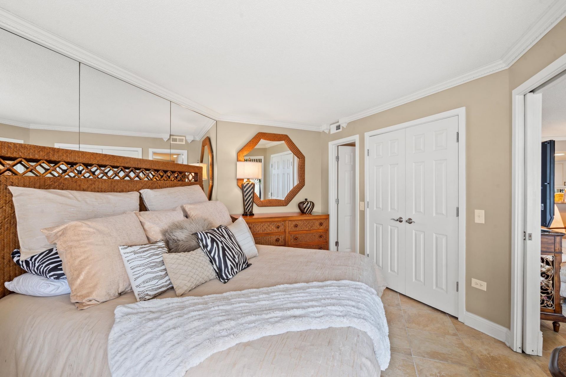 100 Ocean Creek Dr. Photo 27