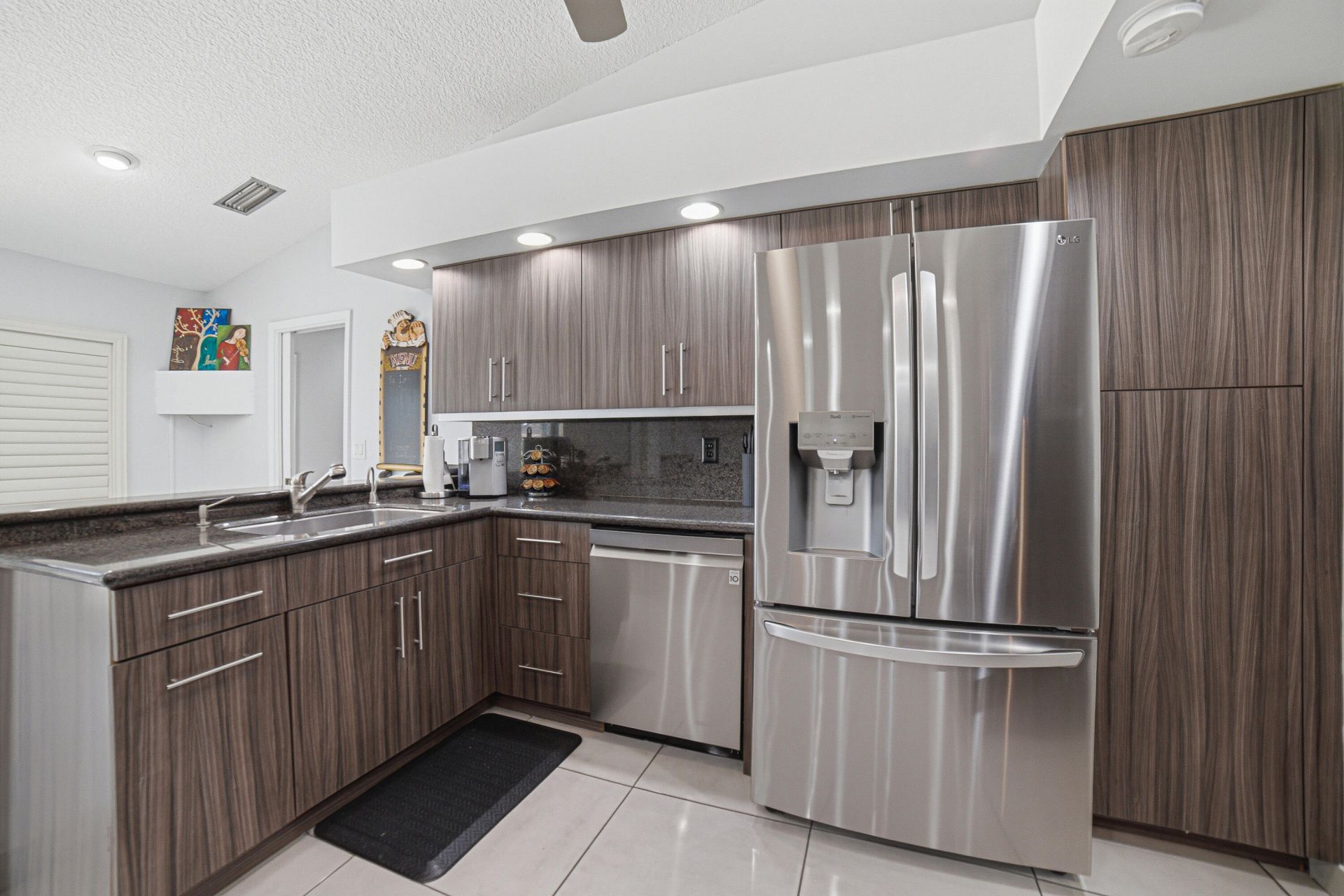 7614 NW 87th Avenue, Tamarac, FL 33321 Photo