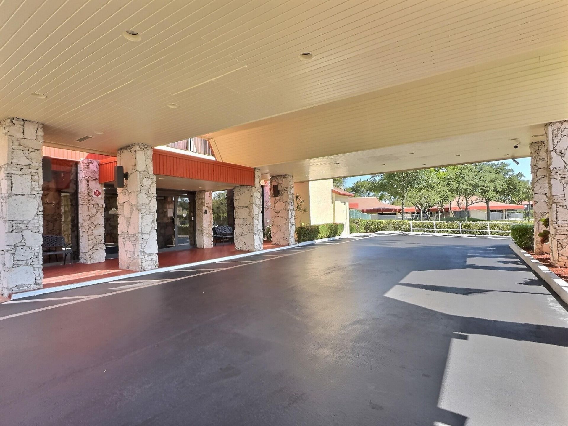 3150 Holiday Springs Boulevard, Unit 8-204, Margate, FL 33063 Photo