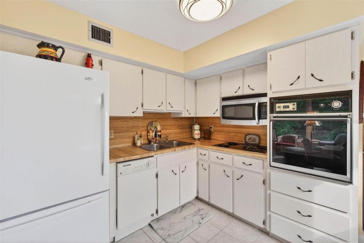 2461 Rhodesian Drive, Unit 51, Clearwater, FL 33763 Photo