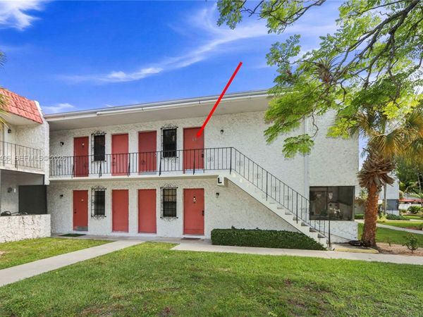 8701 SW 141st St, Unit L8, Palmetto Bay, FL 33176