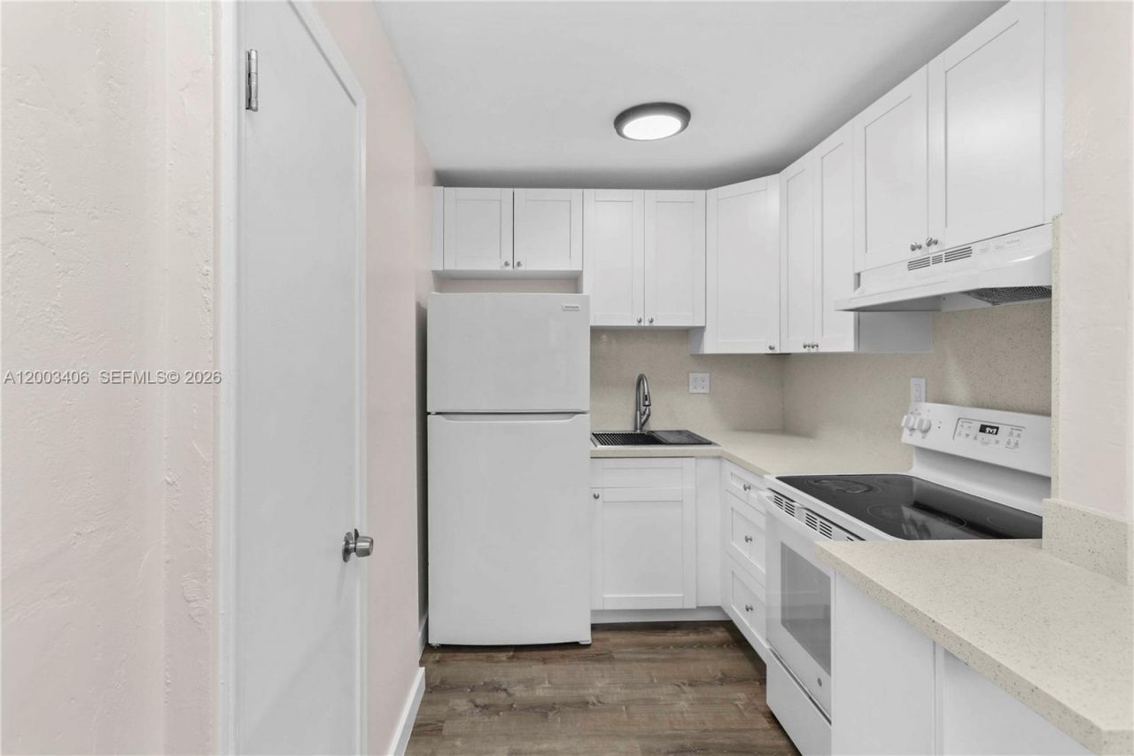 8701 SW 141st St, Unit L8, Palmetto Bay, FL 33176 Photo