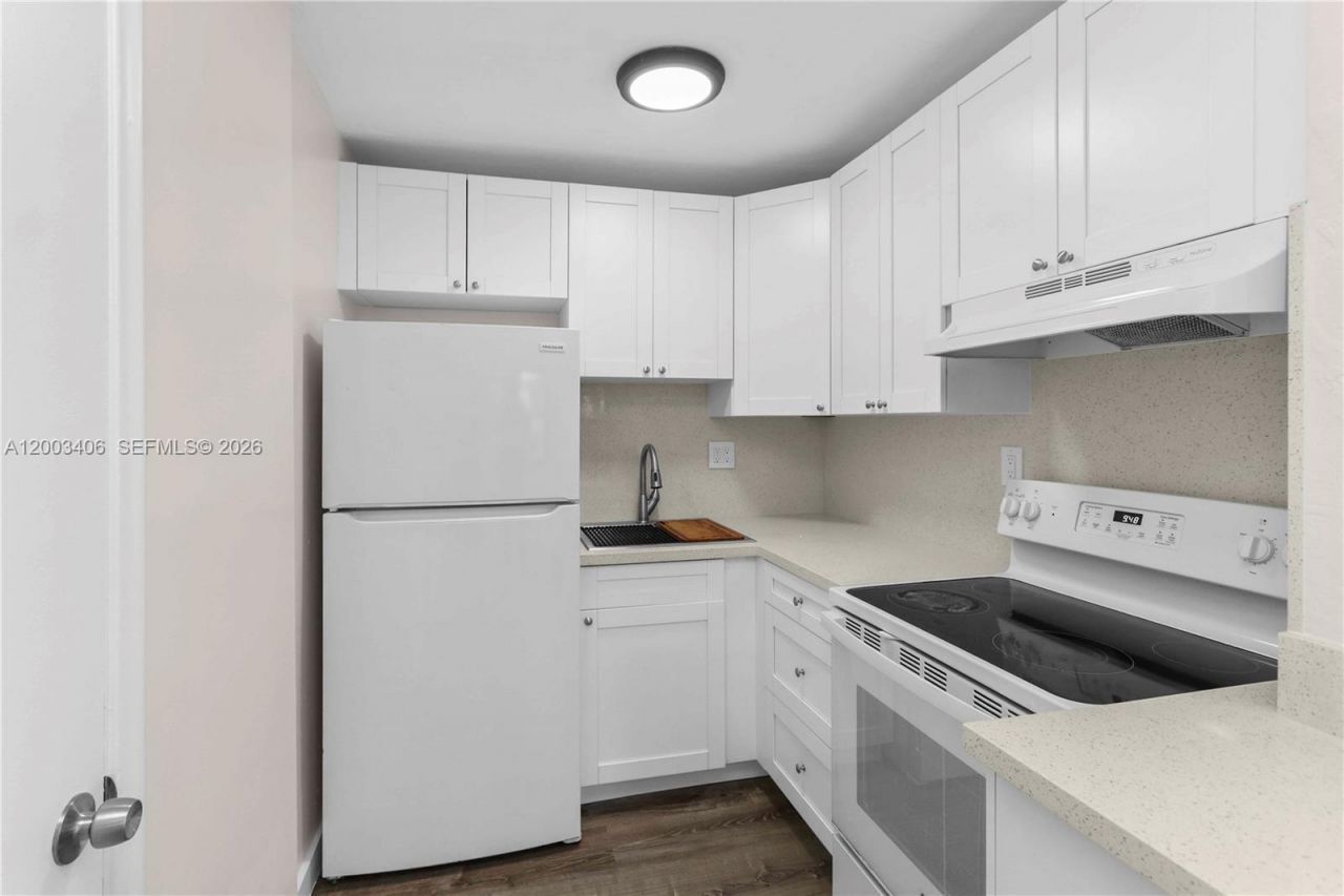 8701 SW 141st St, Unit L8, Palmetto Bay, FL 33176 Photo