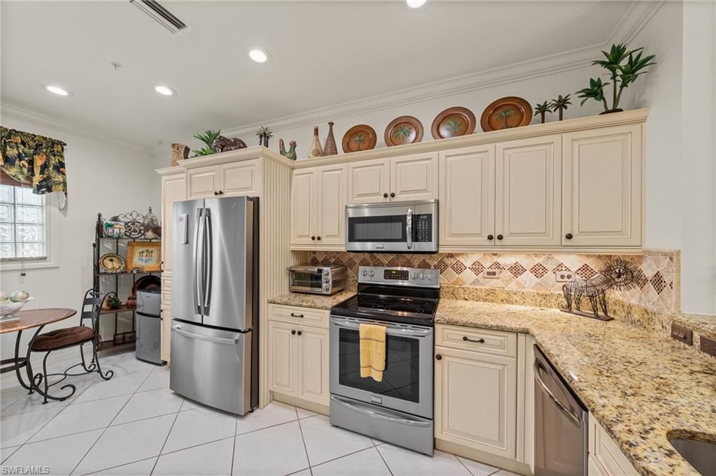 8239 Parkstone Pl, Unit 102, Naples, FL 34120 Photo