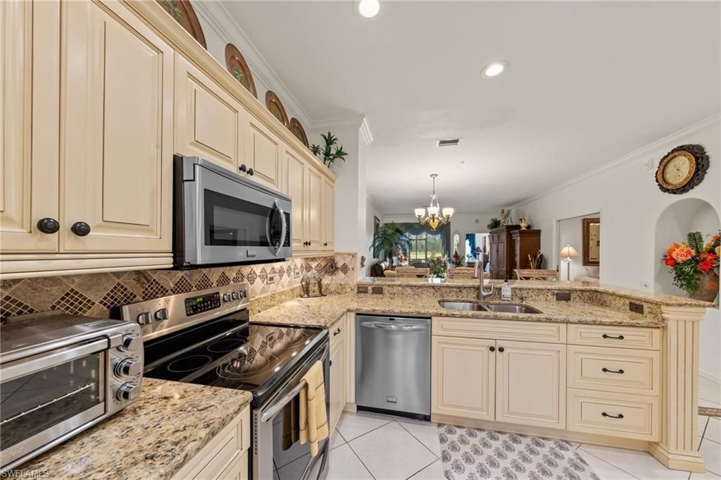 8239 Parkstone Pl, Unit 102, Naples, FL 34120 Photo