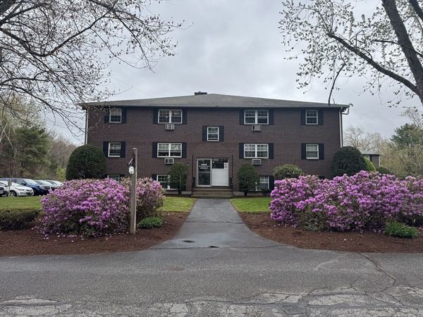96 Richardson Road, Unit B18, Chelmsford, MA 01863