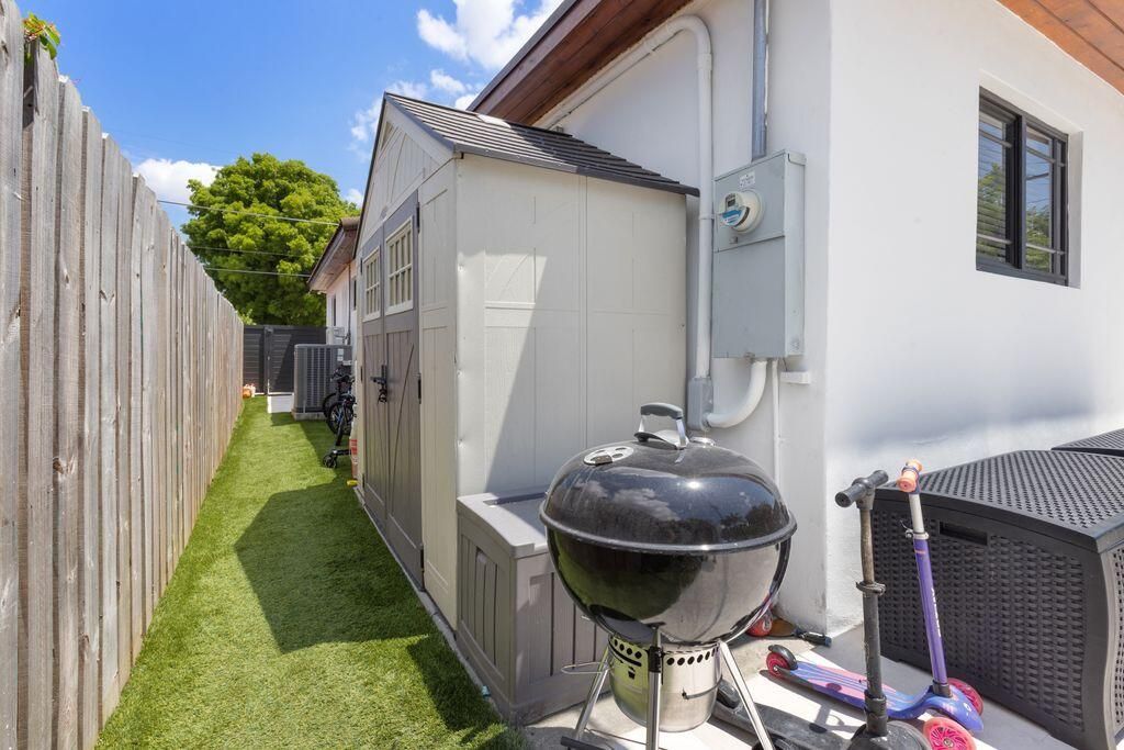 4328 SW 9th Terrace, Miami, FL 33134 Photo
