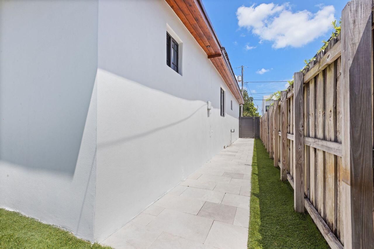 4328 SW 9th Terrace, Miami, FL 33134 Photo