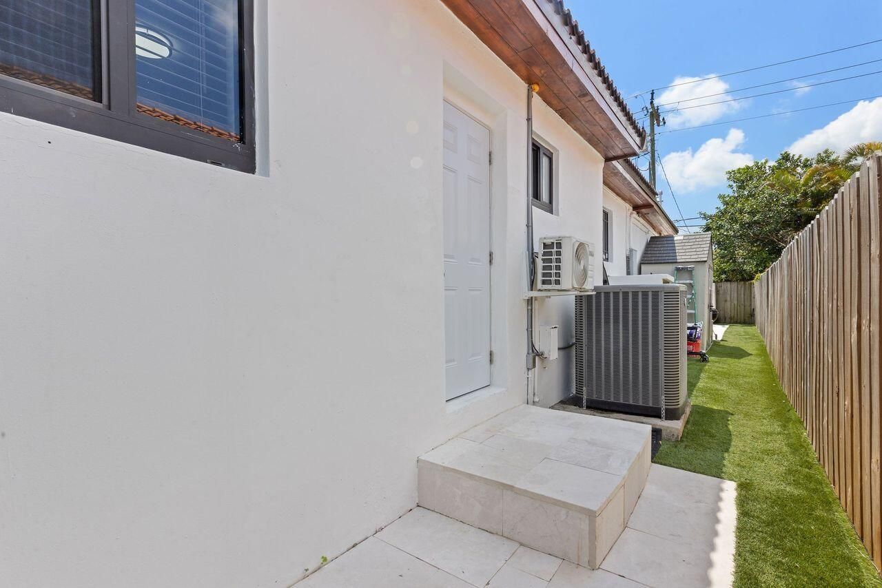 4328 SW 9th Terrace, Miami, FL 33134 Photo