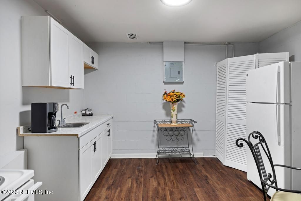 5210 Dodge Road, Jacksonville, FL 32209 Photo
