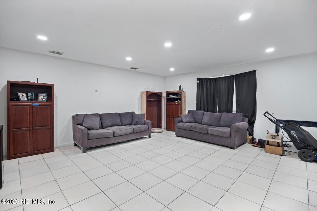 5210 Dodge Road, Jacksonville, FL 32209 Photo