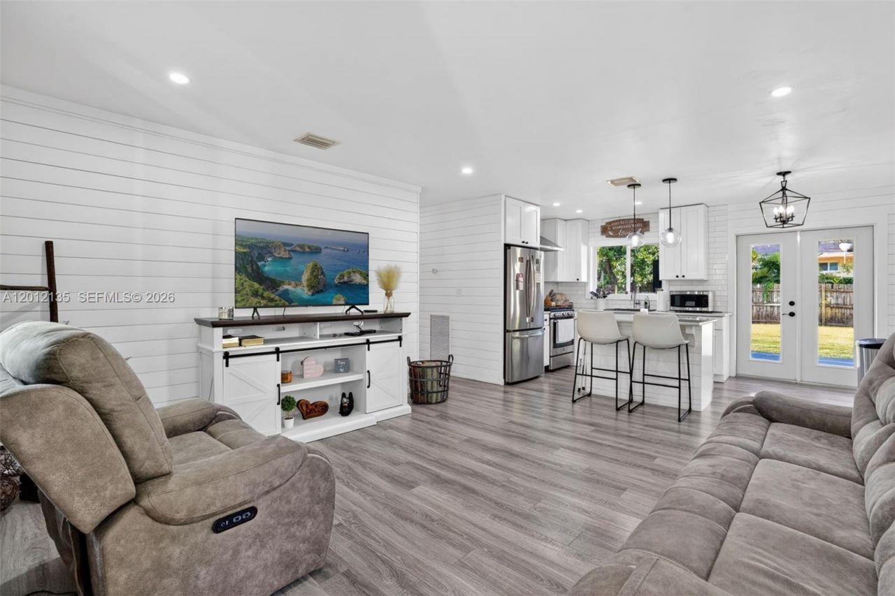 9240 Marine Dr, Cutler Bay, FL 33189 Photo