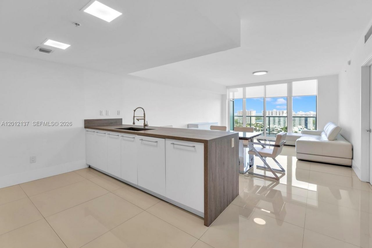 400 Sunny Isles Blvd, Unit 1903, Sunny Isles Beach, FL 33160 Photo