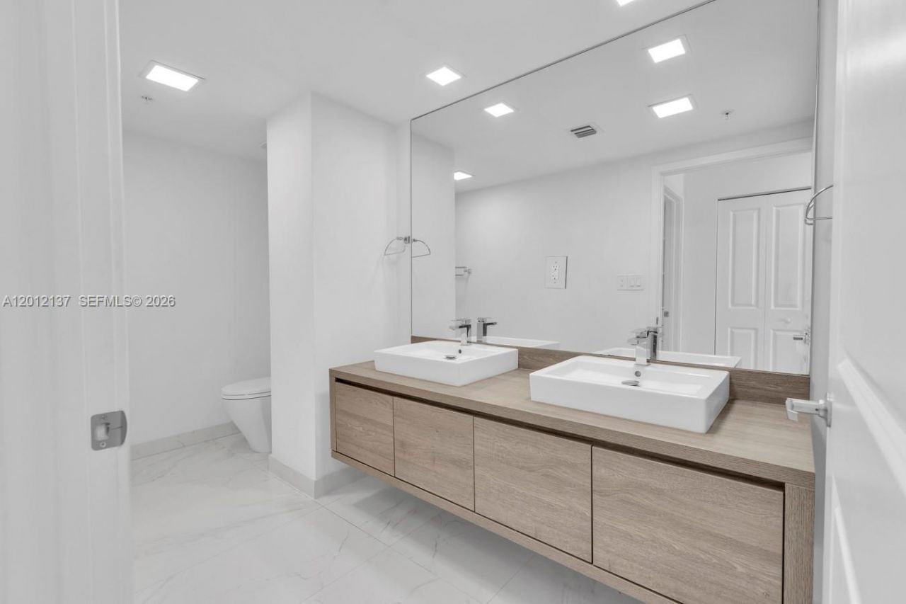 400 Sunny Isles Blvd, Unit 1903, Sunny Isles Beach, FL 33160 Photo