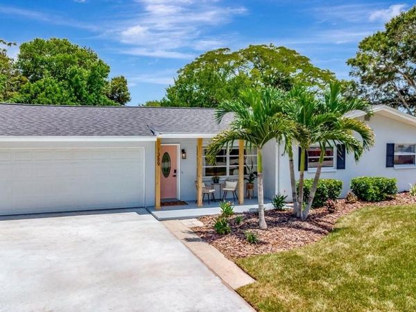 1389 CHESTERFIELD DRIVE , CLEARWATER, FL 33756