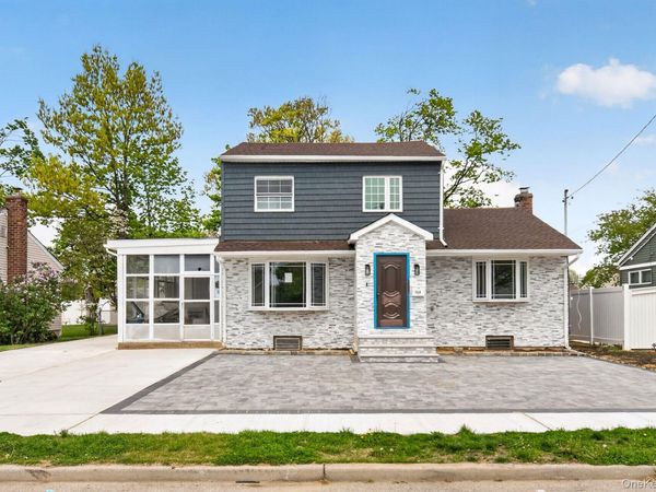 1524 Bowe Road, Valley Stream, NY 11580