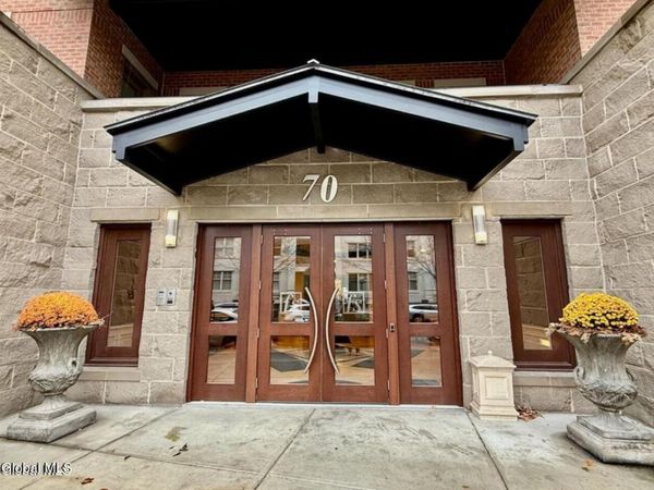 70 Railroad Place, Unit APT 405, Saratoga Springs, NY 12866