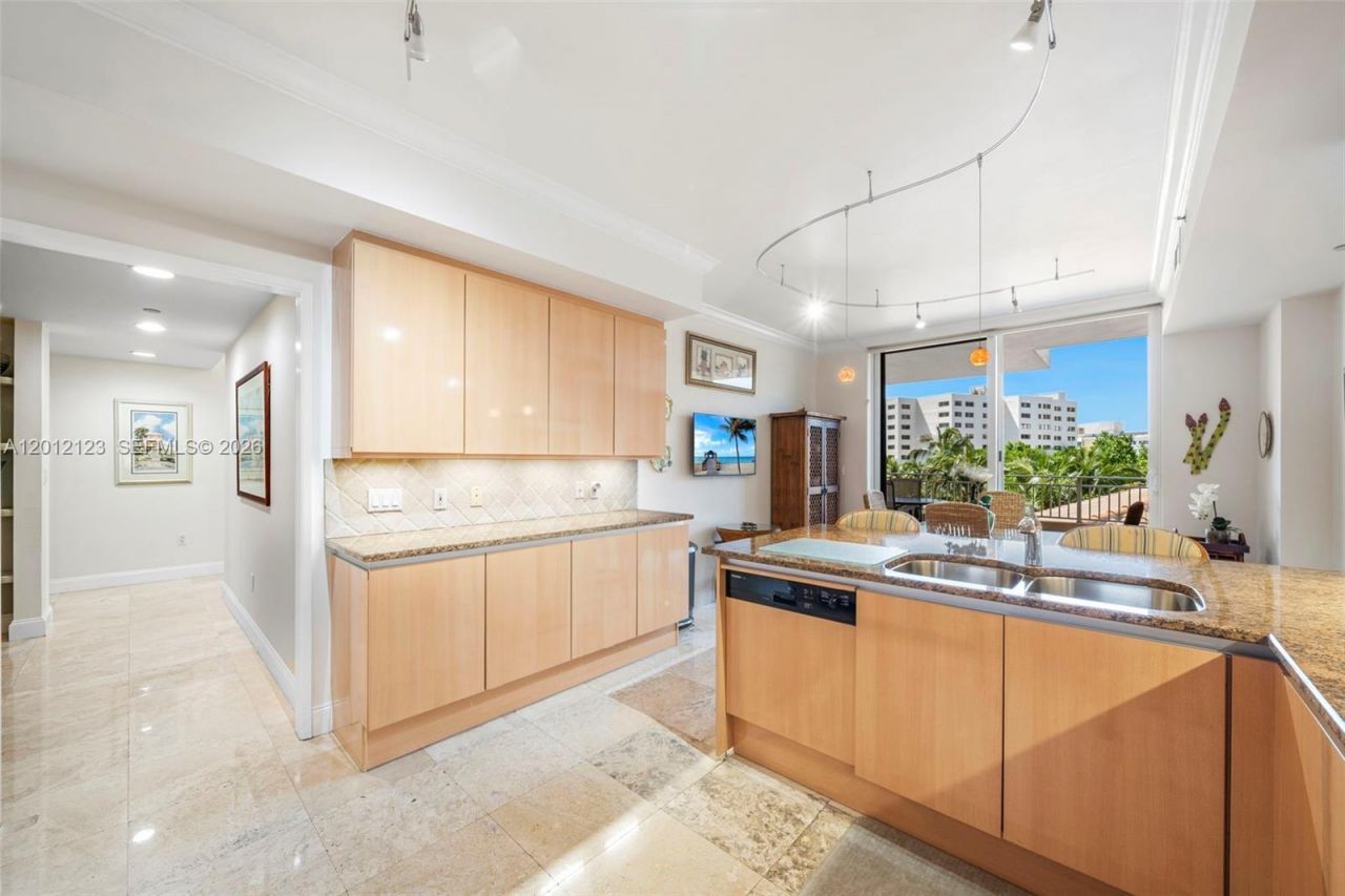 791 Crandon Blvd , Unit 404, Key Biscayne, FL 33149 Photo