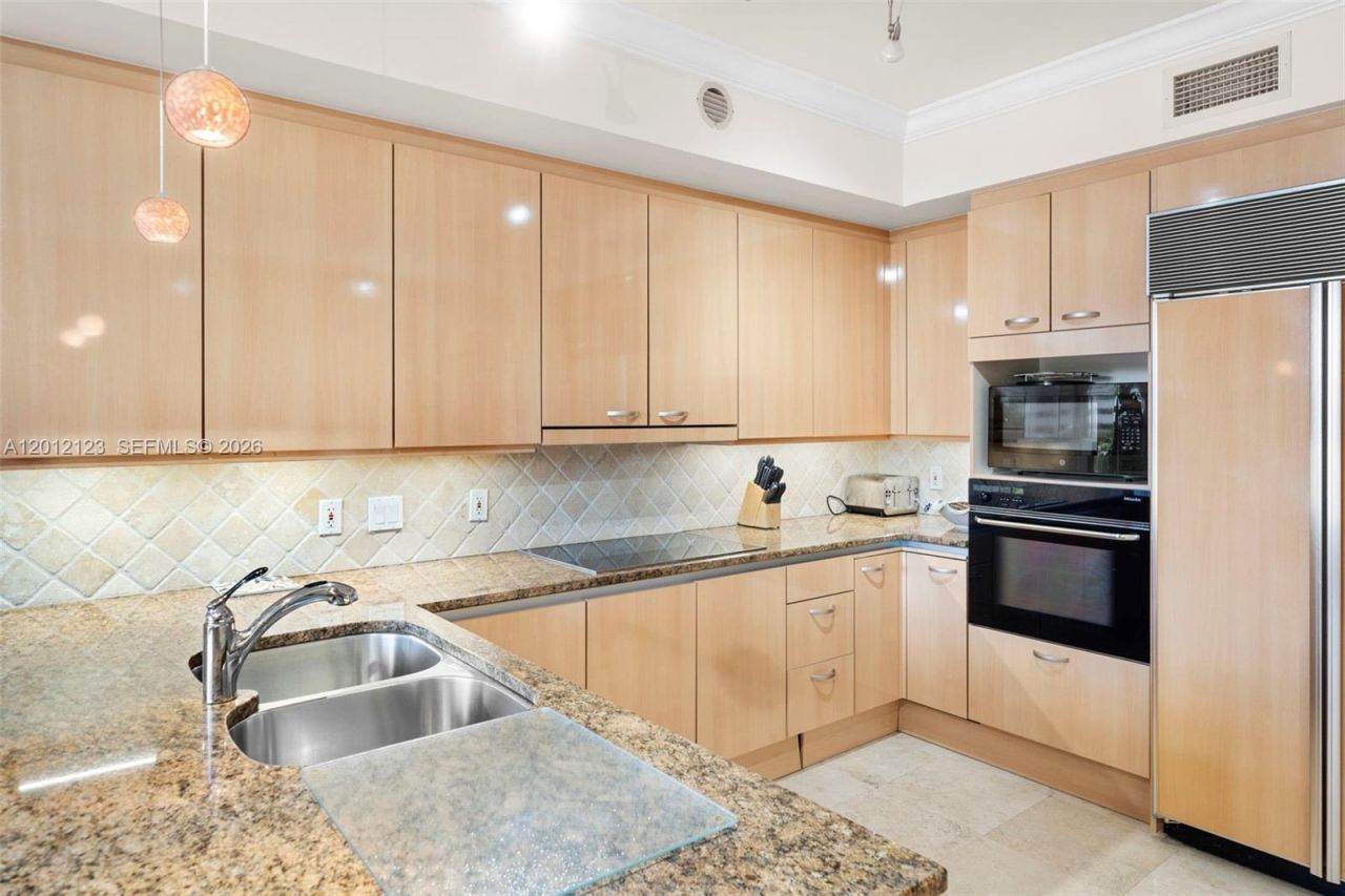 791 Crandon Blvd , Unit 404, Key Biscayne, FL 33149 Photo
