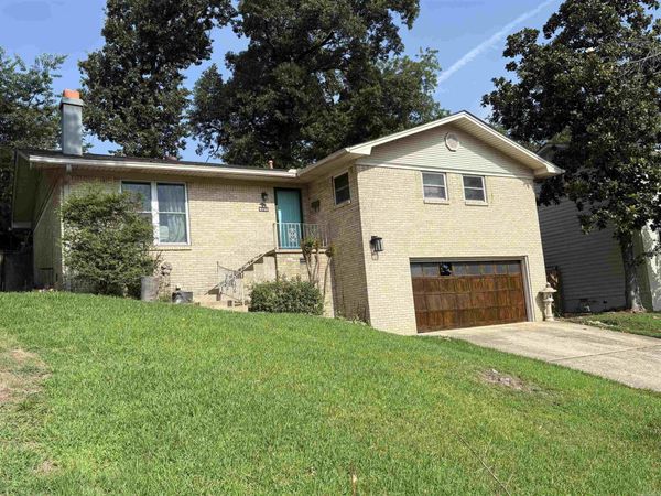 121 White Oak Lane, Little Rock, AR 72227