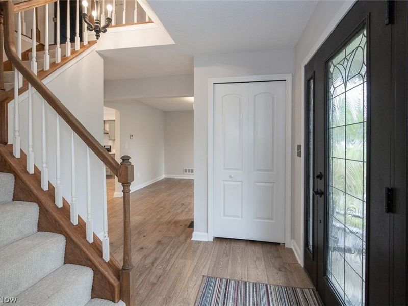 7528 Lakedge Court, Hudson, OH 44236 Photo 2