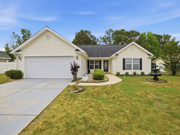 2707 Woodcreek Ln., Conway, SC 29527
