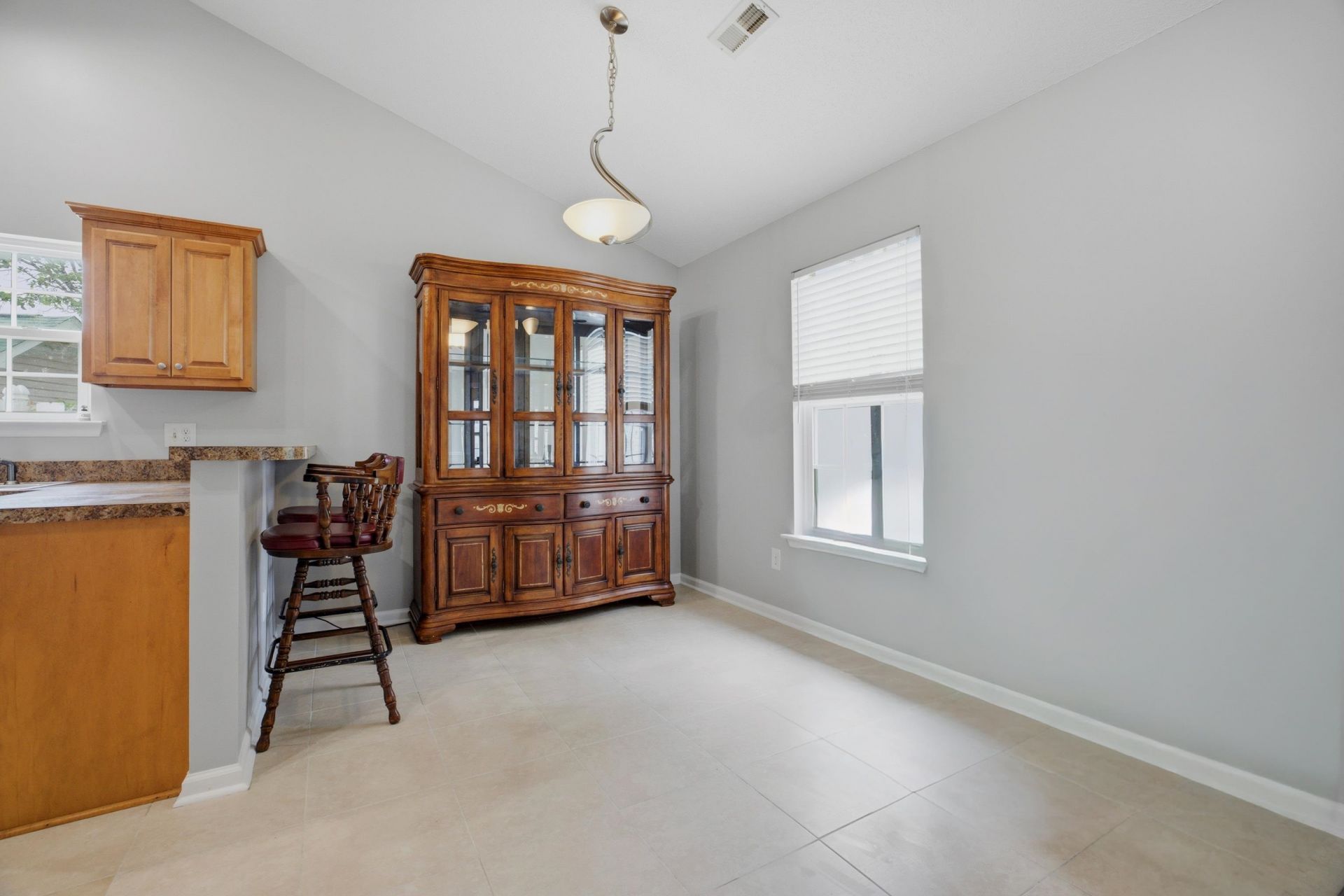 2707 Woodcreek Ln. Photo 10