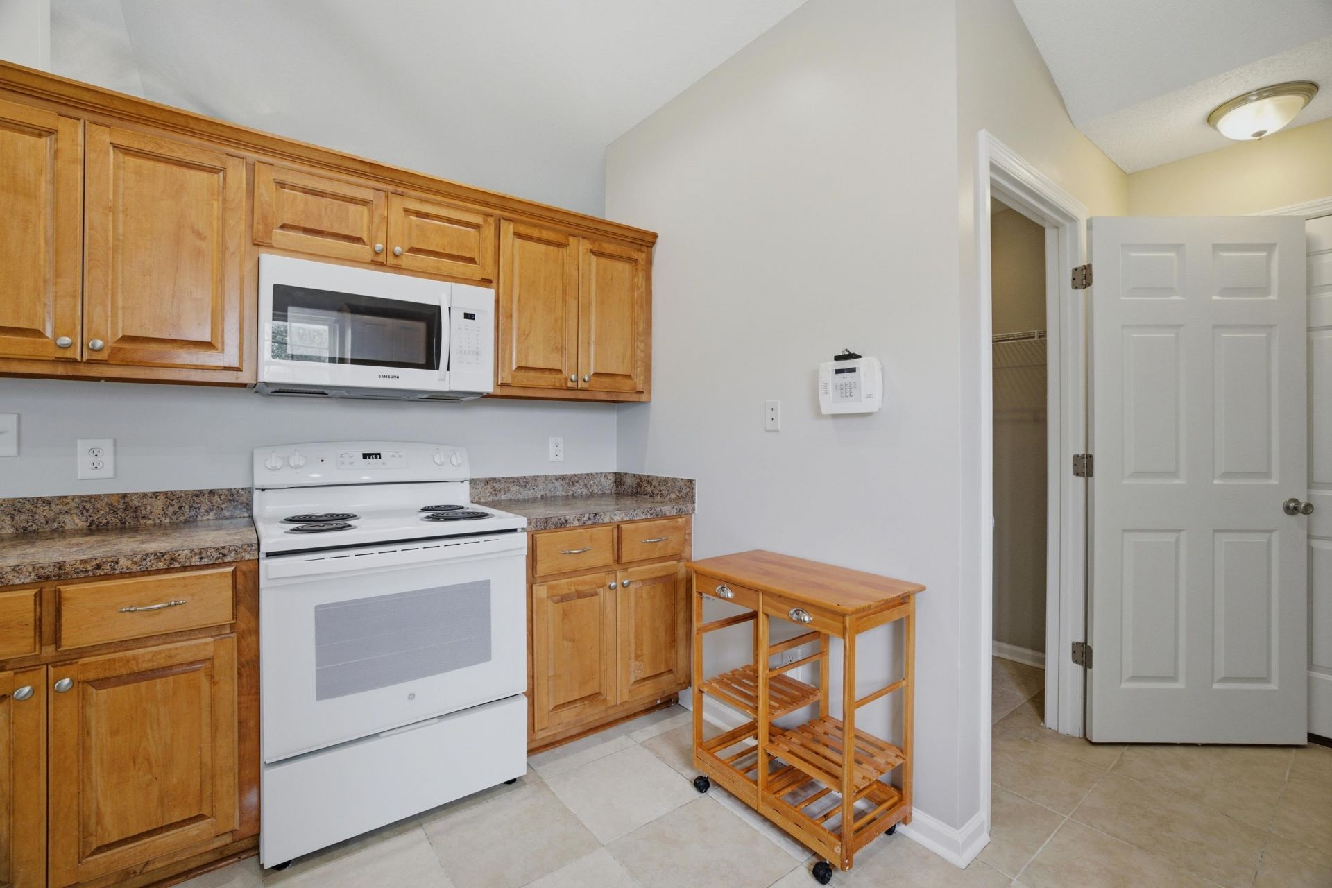 2707 Woodcreek Ln. Photo 14