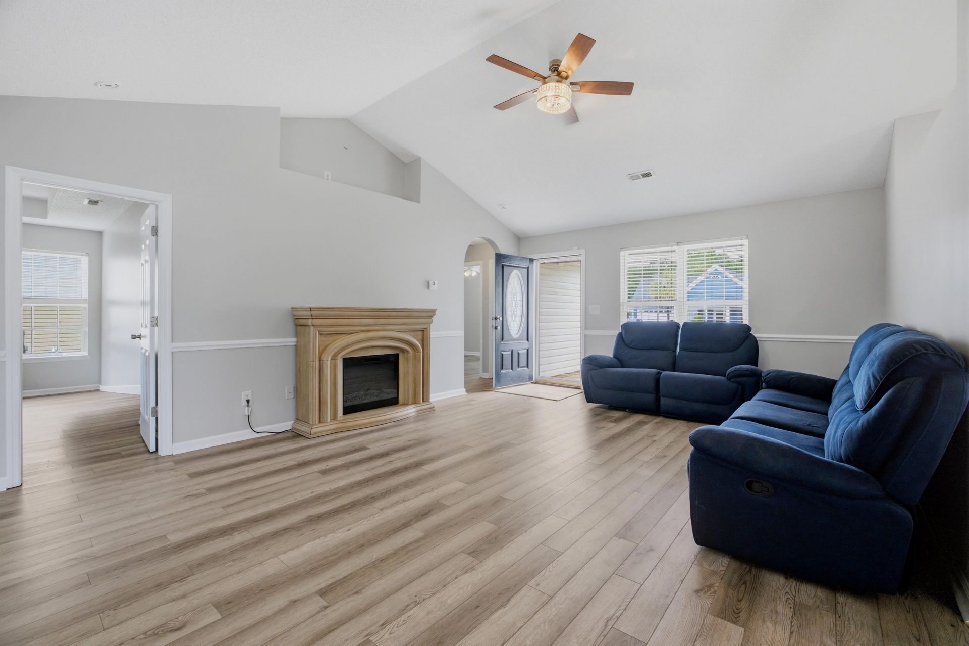 2707 Woodcreek Ln. Photo 6