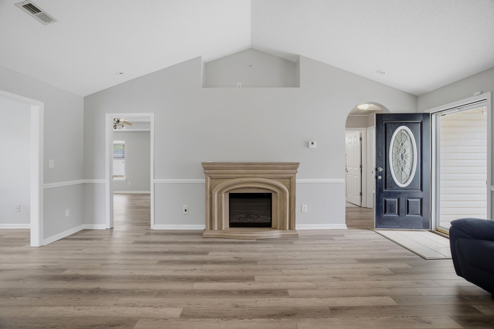 2707 Woodcreek Ln. Photo 7