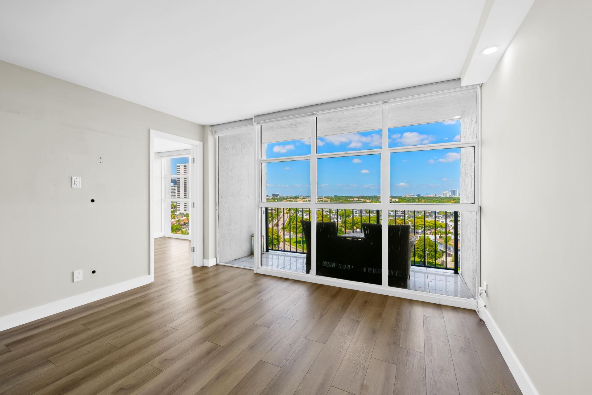 600 Parkview Drive, Unit 1029, Hallandale Beach, FL 33009 Photo