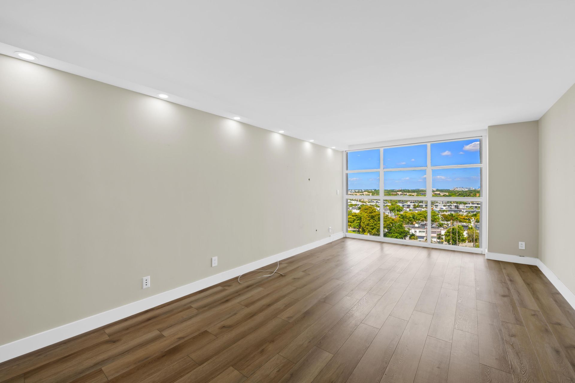 600 Parkview Drive, Unit 1029, Hallandale Beach, FL 33009 Photo
