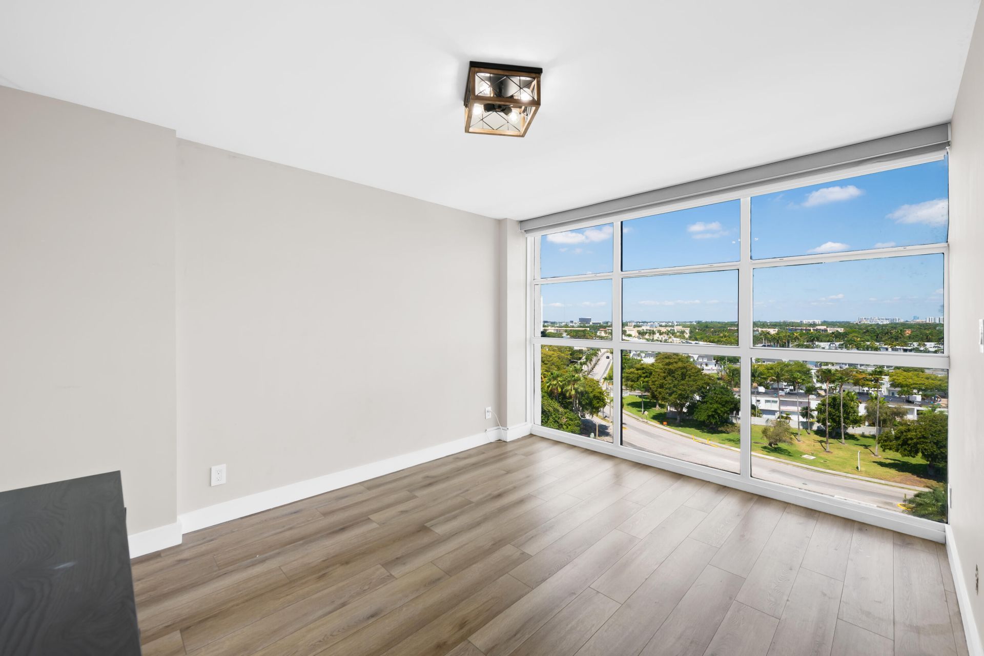 600 Parkview Drive, Unit 1029, Hallandale Beach, FL 33009 Photo