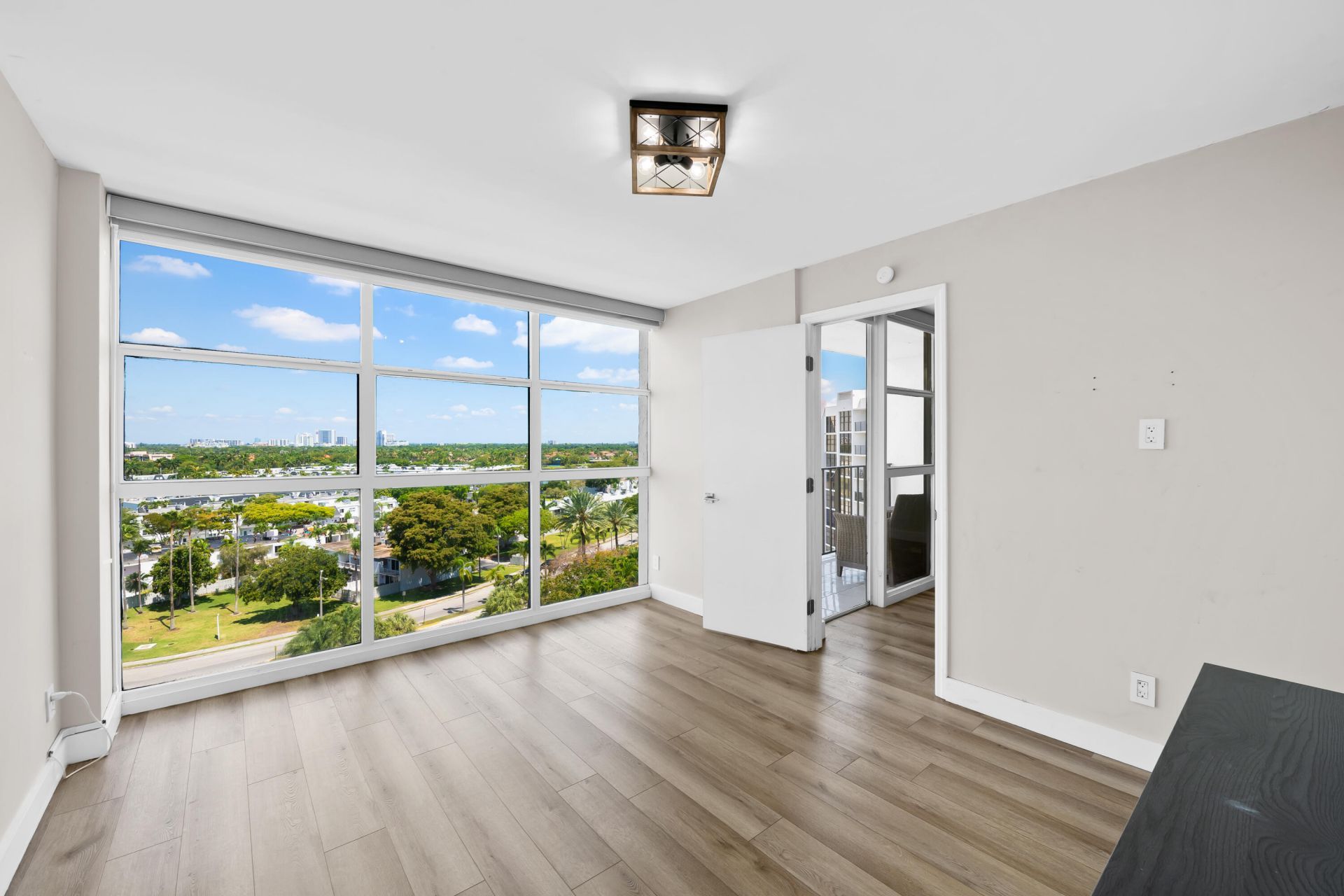 600 Parkview Drive, Unit 1029, Hallandale Beach, FL 33009 Photo