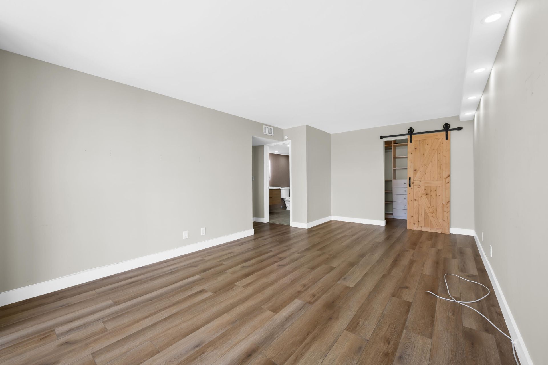 600 Parkview Drive, Unit 1029, Hallandale Beach, FL 33009 Photo