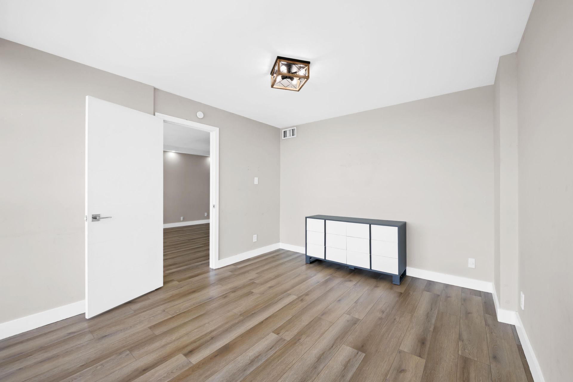 600 Parkview Drive, Unit 1029, Hallandale Beach, FL 33009 Photo