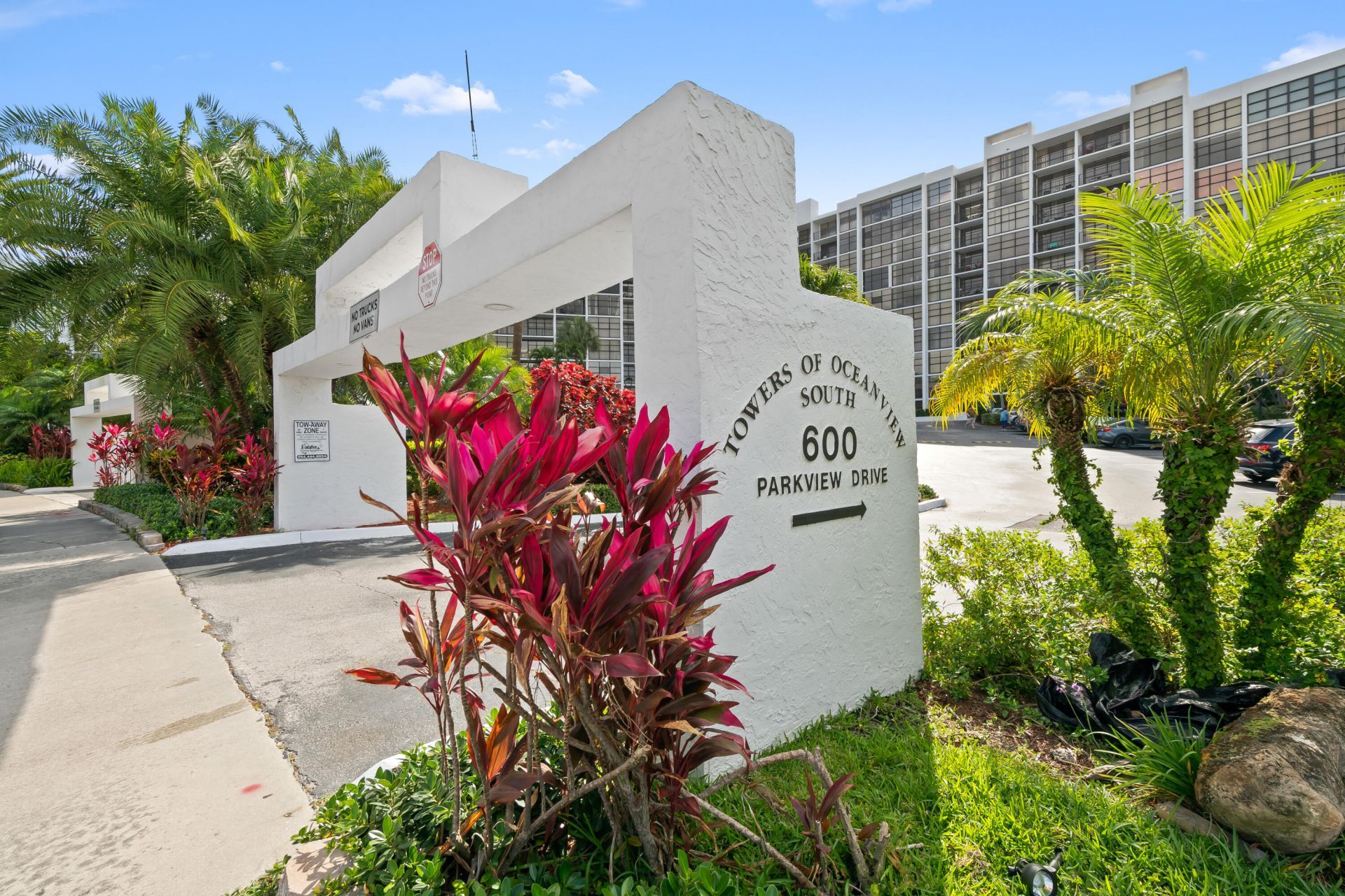 600 Parkview Drive, Unit 1029, Hallandale Beach, FL 33009 Photo