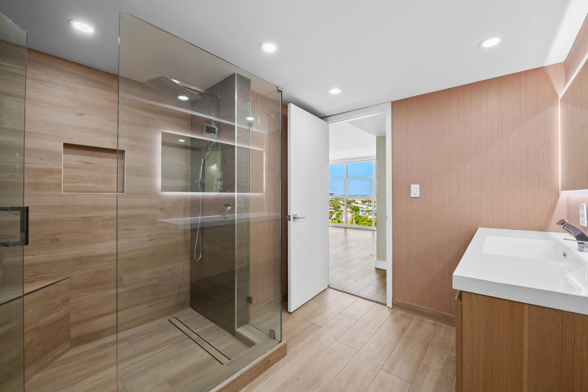 600 Parkview Drive, Unit 1029, Hallandale Beach, FL 33009 Photo
