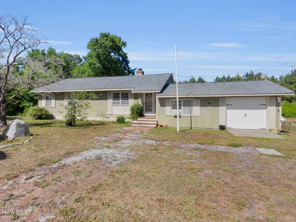 852 Chatham Street , Newport, NC 28570