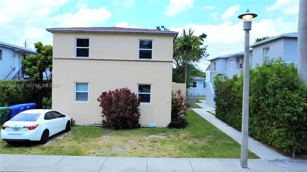 2355 SW 27th St , Unit 3, Miami, FL 33133 Photo