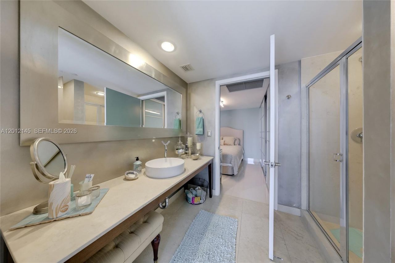 465 Brickell Ave, Unit 1019, Miami, FL 33131 Photo