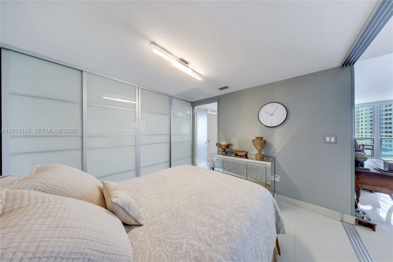 465 Brickell Ave, Unit 1019, Miami, FL 33131 Photo