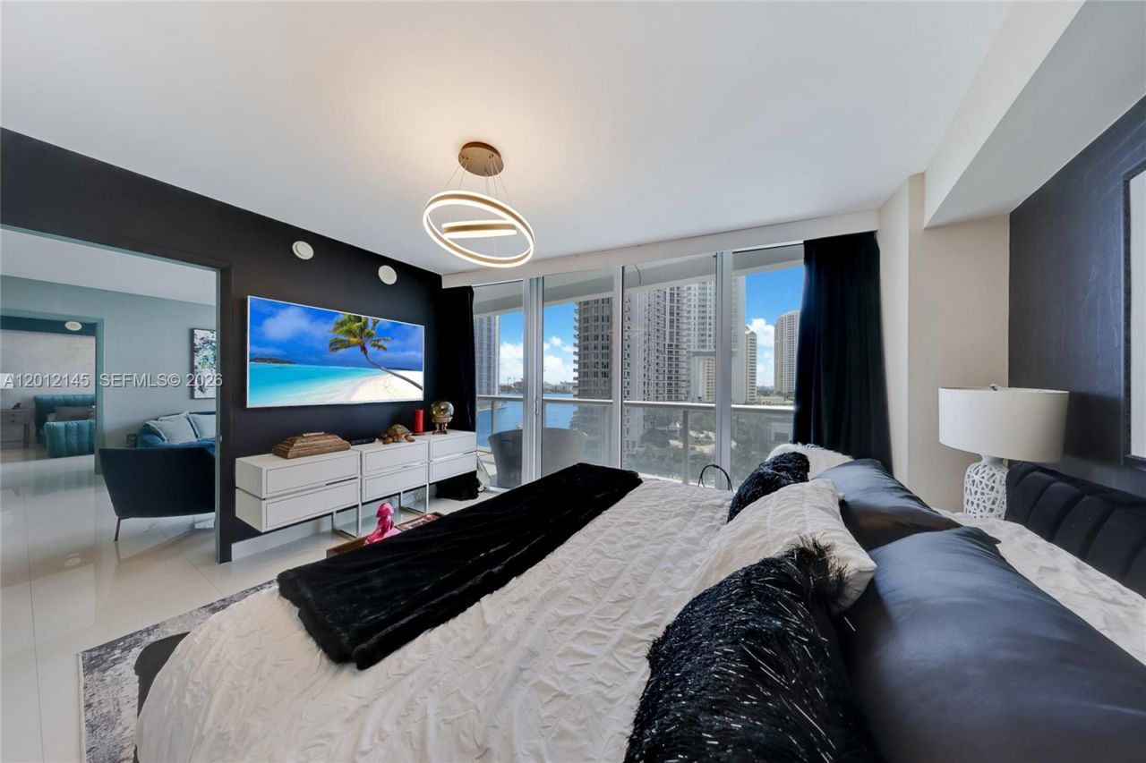 465 Brickell Ave, Unit 1019, Miami, FL 33131 Photo