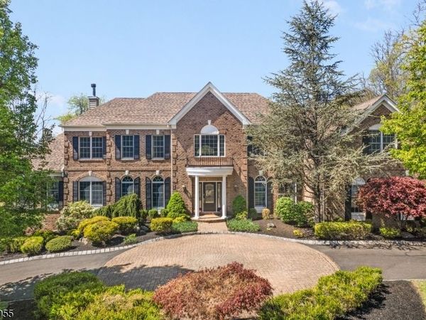 17 Carlisle Ct, Chester, NJ 07930